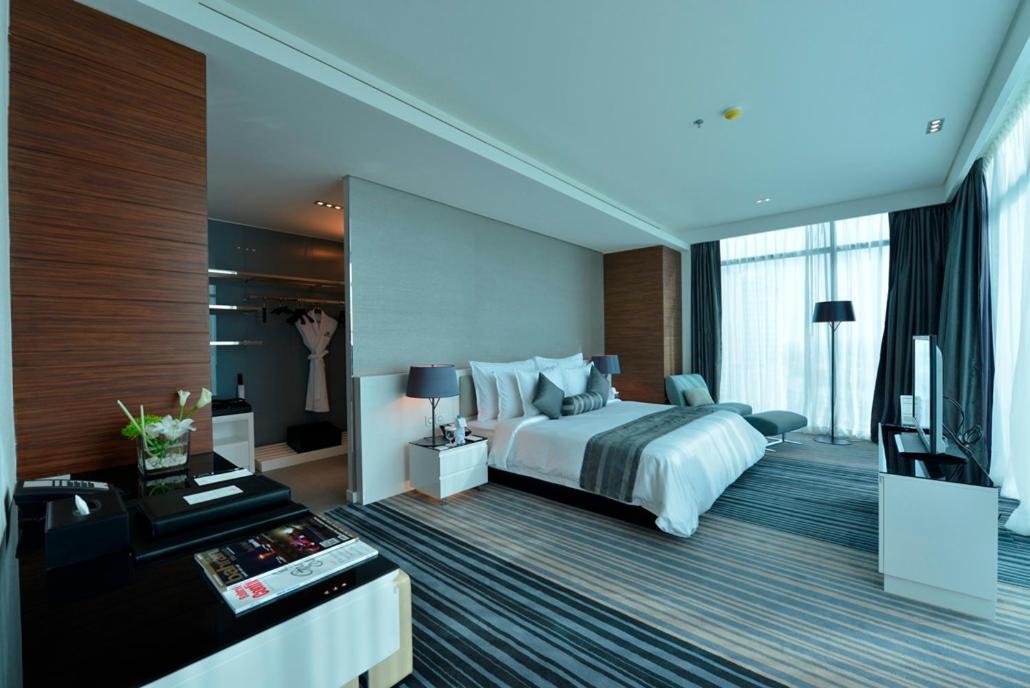 ラミー グランド ホテル アンド スパ マナーマ エクステリア 写真 A bedroom at the hotel