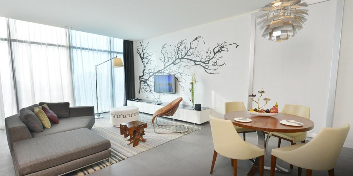 ラミー グランド ホテル アンド スパ マナーマ エクステリア 写真 A living room