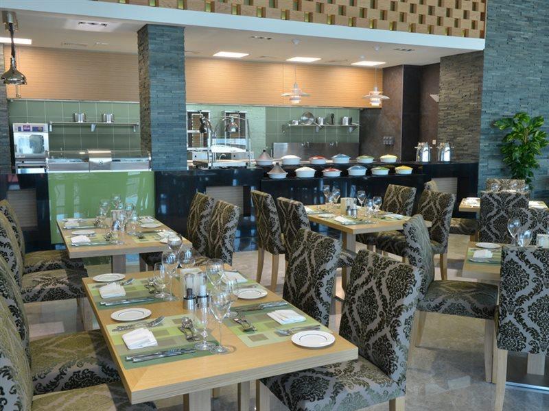 ラミー グランド ホテル アンド スパ マナーマ エクステリア 写真 The restaurant